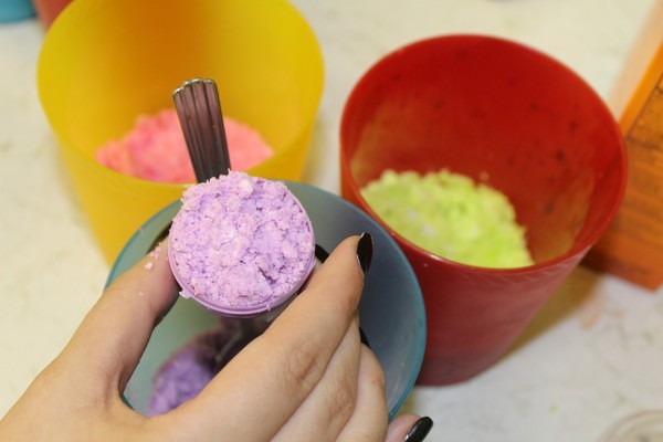 Looking for a great DIY craft to make? This DIY Easter Egg Bath Bomb Recipe is fun to make and you'll have weeks worth of amazing baths! Fill with your favorite essential oils and melt your stress away!