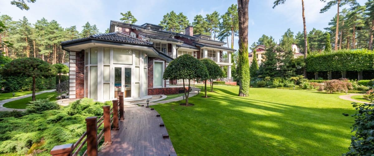 Common Outdoor Maintenance Tasks Homeowners Often Forget